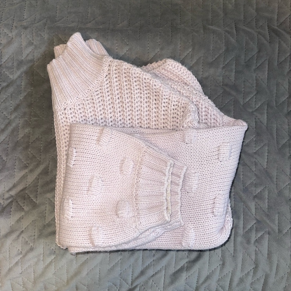 COPY - Moon and Madison Sweater. Size small a light pastel purple color.